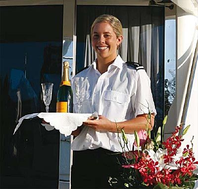 superyacht_stewardess.jpg