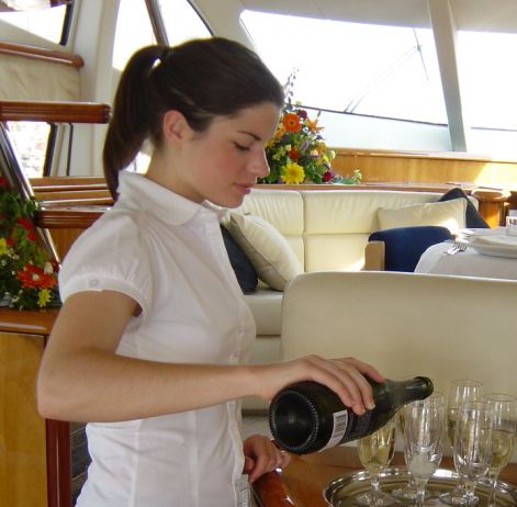 yacht-stewardess-student-1.jpg